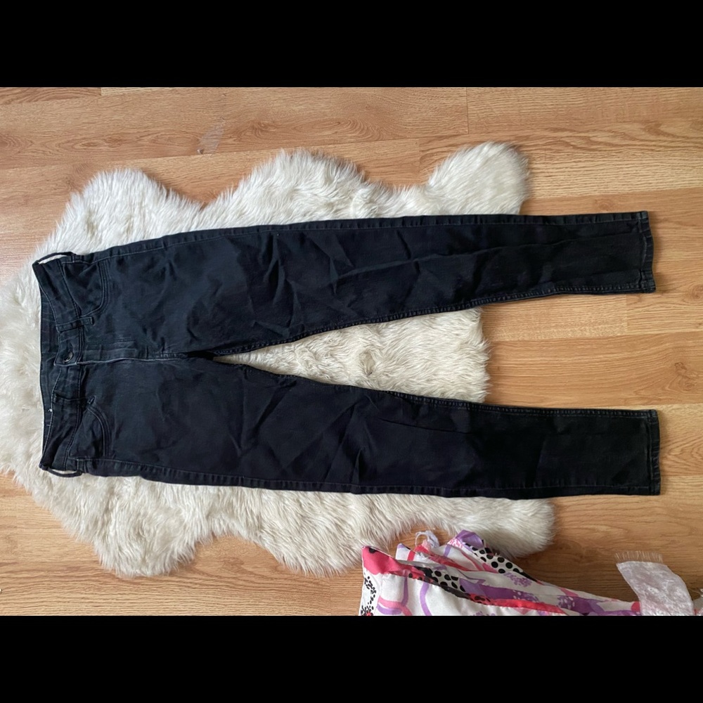 Skinny Black Ankle Jeans